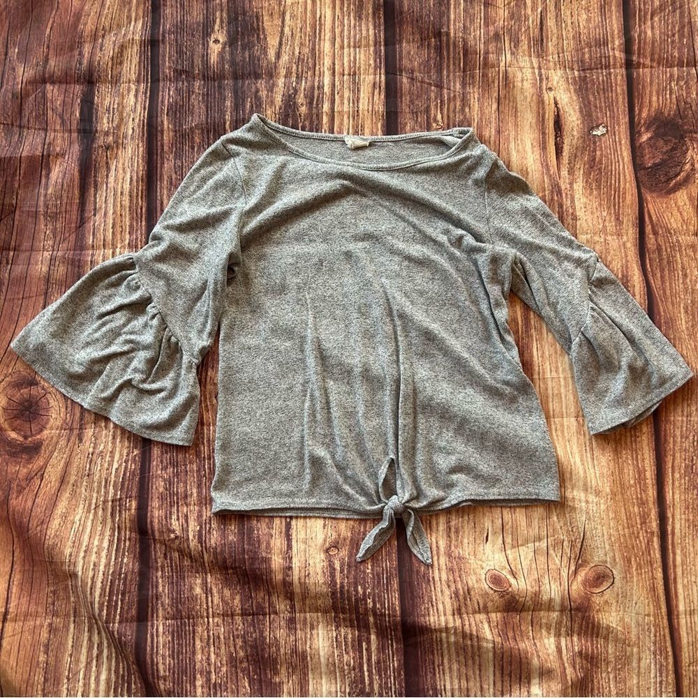 Women’s Caution To The Wind Anthropologie Grey Top Bell Sleeves Size S